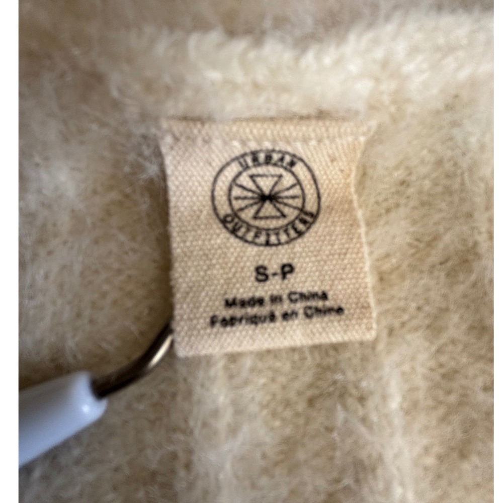 Urban Outfitters Womens Cream Fuzzy Ribbed Cropped Cardigan Sweater Small V-Neck - Picture 4 of 8